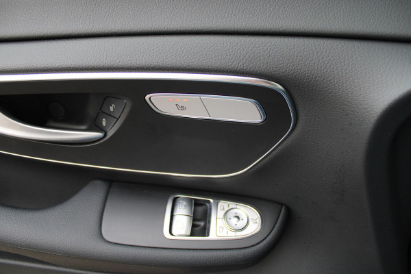 Mercedes-Benz V-Klasse 250d / Lang / AMG / DC / 2x Elec Schuifdeur / Camera / Vol Opties / NIEUWSTAAT Mercedes-Benz V-Klasse 250d / Lang / AMG / DC / 2x Elec Schuifdeur / Camera / Vol Opties / NIEUWSTAAT