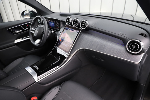 Mercedes-Benz GLC 300e AMG 4-Matic Aut9 | 313PK | Head-up | Pano | Memory | Burmester | Distronic | Digital-light | Keyles-go | Sfeerverlichting | Mercedes-Benz GLC 300e AMG 4-Matic Aut9 | 313PK | Head-up | Pano | Memory | Burmester | Distronic | Digital-light | Keyles-go | Sfeerverlichting |