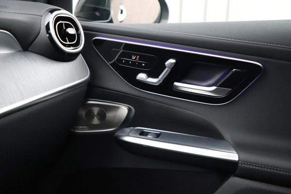 Mercedes-Benz GLC 300e AMG 4-Matic Aut9 | 313PK | Head-up | Pano | Memory | Burmester | Distronic | Digital-light | Keyles-go | Sfeerverlichting | Mercedes-Benz GLC 300e AMG 4-Matic Aut9 | 313PK | Head-up | Pano | Memory | Burmester | Distronic | Digital-light | Keyles-go | Sfeerverlichting |