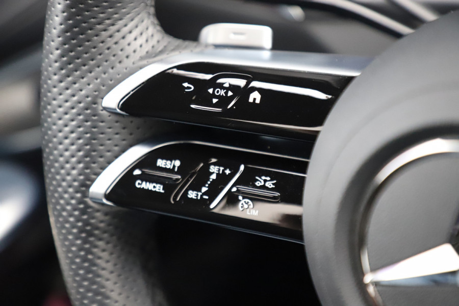 Mercedes-Benz GLC 300e AMG 4-Matic Aut9 | 313PK | Head-up | Pano | Memory | Burmester | Distronic | Digital-light | Keyles-go | Sfeerverlichting | Mercedes-Benz GLC 300e AMG 4-Matic Aut9 | 313PK | Head-up | Pano | Memory | Burmester | Distronic | Digital-light | Keyles-go | Sfeerverlichting |