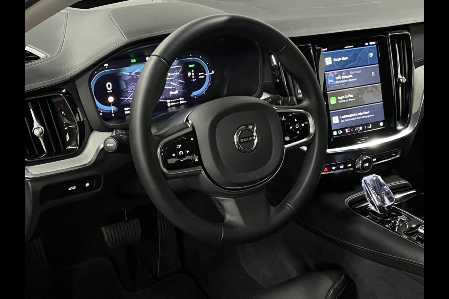 Volvo S60 2.0 Recharge T8 AWD Ultimate Dark *455 PK* | Massage | Open dak | Bowers & Wilkins | Adapt. cruise | Stoelventilatie & Stoelverwarming | Head-up Volvo S60 2.0 Recharge T8 AWD Ultimate Dark *455 PK* | Massage | Open dak | Bowers & Wilkins | Adapt. cruise | Stoelventilatie & Stoelverwarming | Head-up