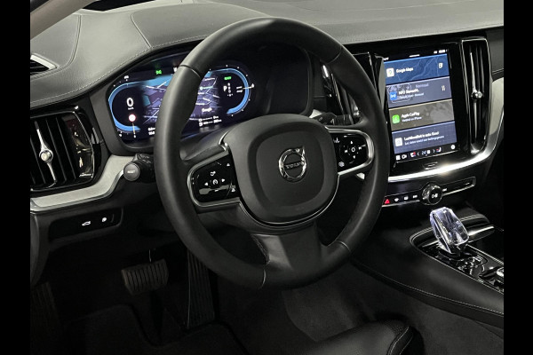 Volvo S60 2.0 Recharge T8 AWD Ultimate Dark *455 PK* | Massage | Open dak | Bowers & Wilkins | Adapt. cruise | Stoelventilatie & Stoelverwarming | Head-up Volvo S60 2.0 Recharge T8 AWD Ultimate Dark *455 PK* | Massage | Open dak | Bowers & Wilkins | Adapt. cruise | Stoelventilatie & Stoelverwarming | Head-up