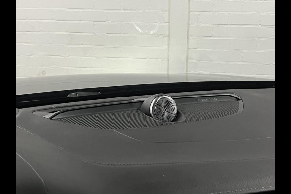Volvo S60 2.0 Recharge T8 AWD Ultimate Dark *455 PK* | Massage | Open dak | Bowers & Wilkins | Adapt. cruise | Stoelventilatie & Stoelverwarming | Head-up Volvo S60 2.0 Recharge T8 AWD Ultimate Dark *455 PK* | Massage | Open dak | Bowers & Wilkins | Adapt. cruise | Stoelventilatie & Stoelverwarming | Head-up