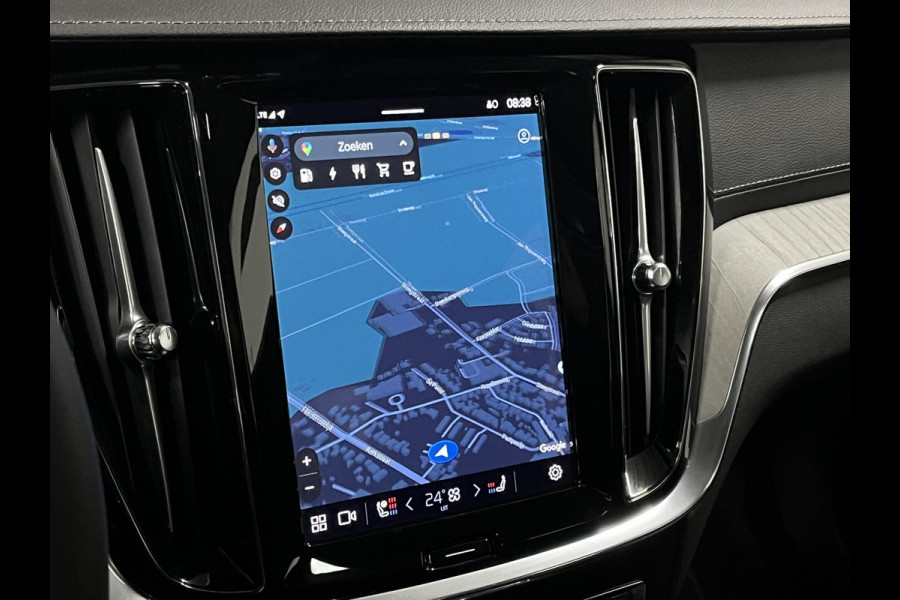 Volvo S60 2.0 Recharge T8 AWD Ultimate Dark *455 PK* | Massage | Open dak | Bowers & Wilkins | Adapt. cruise | Stoelventilatie & Stoelverwarming | Head-up Volvo S60 2.0 Recharge T8 AWD Ultimate Dark *455 PK* | Massage | Open dak | Bowers & Wilkins | Adapt. cruise | Stoelventilatie & Stoelverwarming | Head-up