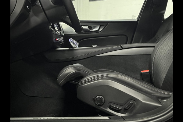 Volvo S60 2.0 Recharge T8 AWD Ultimate Dark *455 PK* | Massage | Open dak | Bowers & Wilkins | Adapt. cruise | Stoelventilatie & Stoelverwarming | Head-up Volvo S60 2.0 Recharge T8 AWD Ultimate Dark *455 PK* | Massage | Open dak | Bowers & Wilkins | Adapt. cruise | Stoelventilatie & Stoelverwarming | Head-up