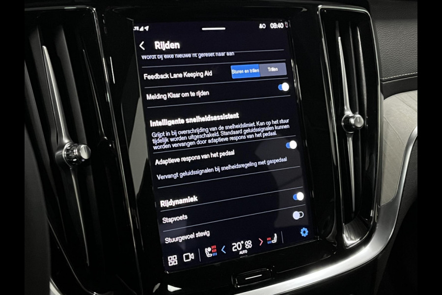 Volvo S60 2.0 Recharge T8 AWD Ultimate Dark *455 PK* | Massage | Open dak | Bowers & Wilkins | Adapt. cruise | Stoelventilatie & Stoelverwarming | Head-up Volvo S60 2.0 Recharge T8 AWD Ultimate Dark *455 PK* | Massage | Open dak | Bowers & Wilkins | Adapt. cruise | Stoelventilatie & Stoelverwarming | Head-up