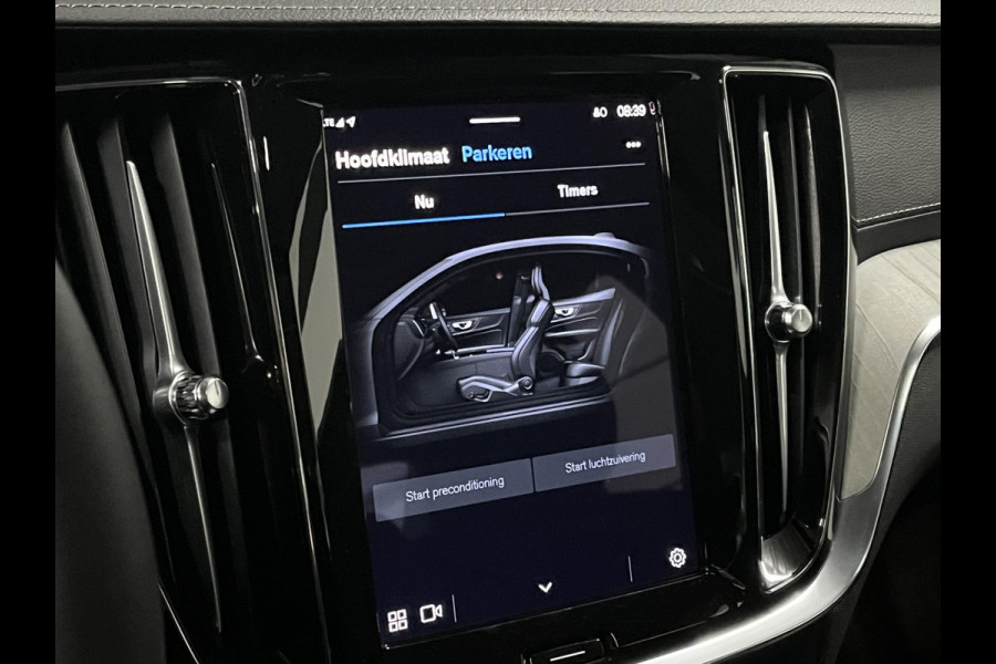 Volvo S60 2.0 Recharge T8 AWD Ultimate Dark *455 PK* | Massage | Open dak | Bowers & Wilkins | Adapt. cruise | Stoelventilatie & Stoelverwarming | Head-up Volvo S60 2.0 Recharge T8 AWD Ultimate Dark *455 PK* | Massage | Open dak | Bowers & Wilkins | Adapt. cruise | Stoelventilatie & Stoelverwarming | Head-up