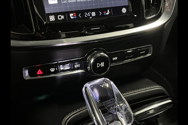Volvo S60 2.0 Recharge T8 AWD Ultimate Dark *455 PK* | Massage | Open dak | Bowers & Wilkins | Adapt. cruise | Stoelventilatie & Stoelverwarming | Head-up Volvo S60 2.0 Recharge T8 AWD Ultimate Dark *455 PK* | Massage | Open dak | Bowers & Wilkins | Adapt. cruise | Stoelventilatie & Stoelverwarming | Head-up