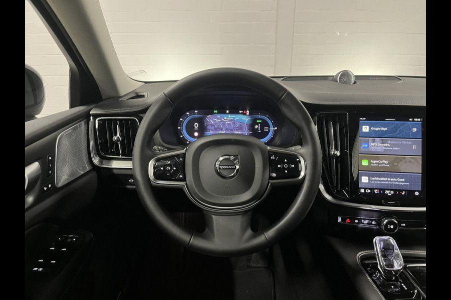 Volvo S60 2.0 Recharge T8 AWD Ultimate Dark *455 PK* | Massage | Open dak | Bowers & Wilkins | Adapt. cruise | Stoelventilatie & Stoelverwarming | Head-up Volvo S60 2.0 Recharge T8 AWD Ultimate Dark *455 PK* | Massage | Open dak | Bowers & Wilkins | Adapt. cruise | Stoelventilatie & Stoelverwarming | Head-up