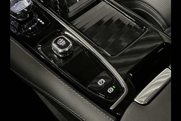 Volvo S60 2.0 Recharge T8 AWD Ultimate Dark *455 PK* | Massage | Open dak | Bowers & Wilkins | Adapt. cruise | Stoelventilatie & Stoelverwarming | Head-up Volvo S60 2.0 Recharge T8 AWD Ultimate Dark *455 PK* | Massage | Open dak | Bowers & Wilkins | Adapt. cruise | Stoelventilatie & Stoelverwarming | Head-up