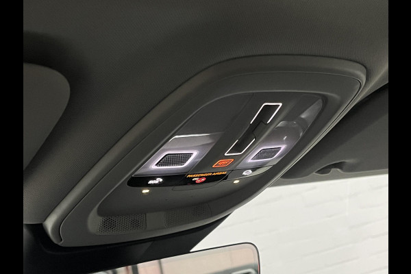 Volvo S60 2.0 Recharge T8 AWD Ultimate Dark *455 PK* | Massage | Open dak | Bowers & Wilkins | Adapt. cruise | Stoelventilatie & Stoelverwarming | Head-up Volvo S60 2.0 Recharge T8 AWD Ultimate Dark *455 PK* | Massage | Open dak | Bowers & Wilkins | Adapt. cruise | Stoelventilatie & Stoelverwarming | Head-up