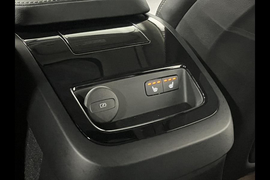 Volvo S60 2.0 Recharge T8 AWD Ultimate Dark *455 PK* | Massage | Open dak | Bowers & Wilkins | Adapt. cruise | Stoelventilatie & Stoelverwarming | Head-up Volvo S60 2.0 Recharge T8 AWD Ultimate Dark *455 PK* | Massage | Open dak | Bowers & Wilkins | Adapt. cruise | Stoelventilatie & Stoelverwarming | Head-up