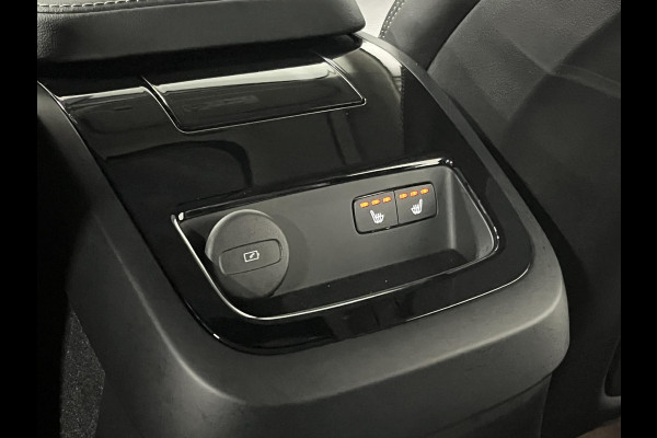 Volvo S60 2.0 Recharge T8 AWD Ultimate Dark *455 PK* | Massage | Open dak | Bowers & Wilkins | Adapt. cruise | Stoelventilatie & Stoelverwarming | Head-up Volvo S60 2.0 Recharge T8 AWD Ultimate Dark *455 PK* | Massage | Open dak | Bowers & Wilkins | Adapt. cruise | Stoelventilatie & Stoelverwarming | Head-up