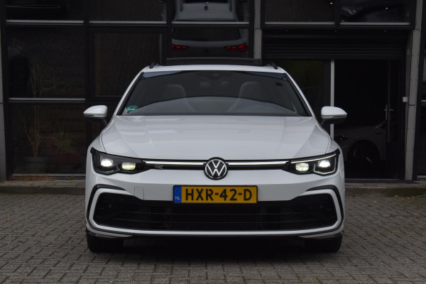 Volkswagen Golf 1.5 eTSI R-Line Business+ Pano Keyless Lane Camera Trekhaak Volkswagen Golf 1.5 eTSI R-Line Business+ Pano Keyless Lane Camera Trekhaak