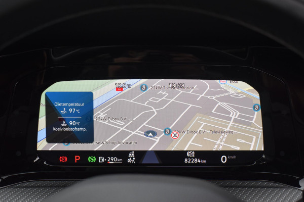 Volkswagen Golf 1.5 eTSI R-Line Business+ Pano Keyless Lane Camera Trekhaak Volkswagen Golf 1.5 eTSI R-Line Business+ Pano Keyless Lane Camera Trekhaak