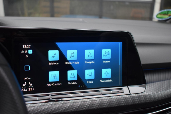 Volkswagen Golf 1.5 eTSI R-Line Business+ Pano Keyless Lane Camera Trekhaak Volkswagen Golf 1.5 eTSI R-Line Business+ Pano Keyless Lane Camera Trekhaak