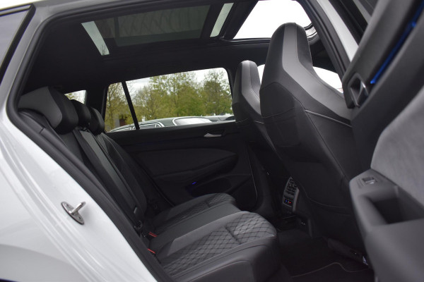 Volkswagen Golf 1.5 eTSI R-Line Business+ Pano Keyless Lane Camera Trekhaak Volkswagen Golf 1.5 eTSI R-Line Business+ Pano Keyless Lane Camera Trekhaak