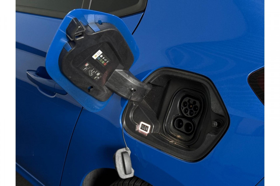 Opel CORSA-E Edition 50 kWh NAVIGATIE/AFWIJKENDE DAKLEUR/PARKEERSENSOREN ACHTER Opel CORSA-E Edition 50 kWh NAVIGATIE/AFWIJKENDE DAKLEUR/PARKEERSENSOREN ACHTER