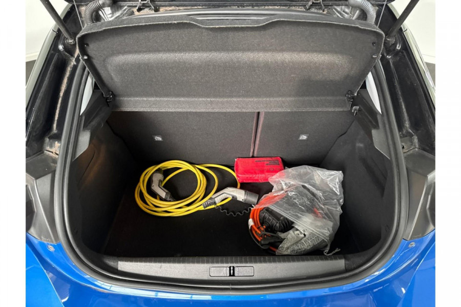 Opel CORSA-E Edition 50 kWh NAVIGATIE/AFWIJKENDE DAKLEUR/PARKEERSENSOREN ACHTER Opel CORSA-E Edition 50 kWh NAVIGATIE/AFWIJKENDE DAKLEUR/PARKEERSENSOREN ACHTER