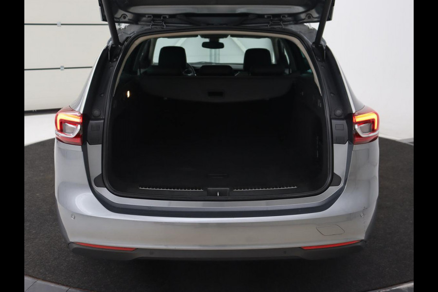 Opel Insignia 1.5 Turbo Innovation | Leder | Stoelverwarming | Camera | Carplay | Matrix LED | Navigatie | Comfortstoelen | Cruise control Opel Insignia 1.5 Turbo Innovation | Leder | Stoelverwarming | Camera | Carplay | Matrix LED | Navigatie | Comfortstoelen | Cruise control