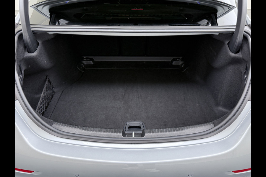 Mercedes-Benz C-Klasse 180 AMG Line | Pano Memory Keyless Digital 360 Camera Mercedes-Benz C-Klasse 180 AMG Line | Pano Memory Keyless Digital 360 Camera