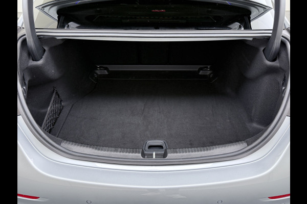 Mercedes-Benz C-Klasse 180 AMG Line | Pano Memory Keyless Digital 360 Camera Mercedes-Benz C-Klasse 180 AMG Line | Pano Memory Keyless Digital 360 Camera