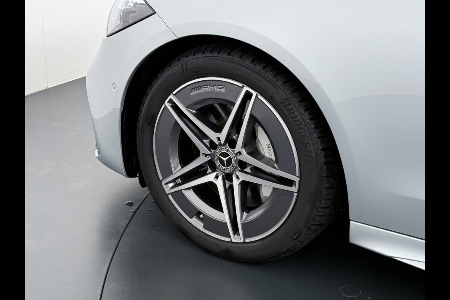 Mercedes-Benz C-Klasse 180 AMG Line | Pano Memory Keyless Digital 360 Camera Mercedes-Benz C-Klasse 180 AMG Line | Pano Memory Keyless Digital 360 Camera