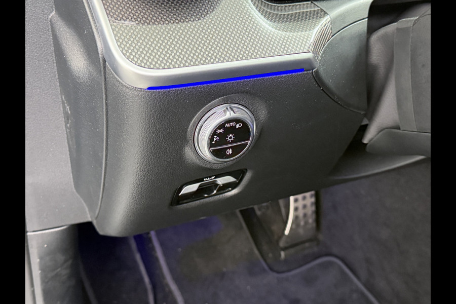 Mercedes-Benz C-Klasse 180 AMG Line | Pano Memory Keyless Digital 360 Camera Mercedes-Benz C-Klasse 180 AMG Line | Pano Memory Keyless Digital 360 Camera