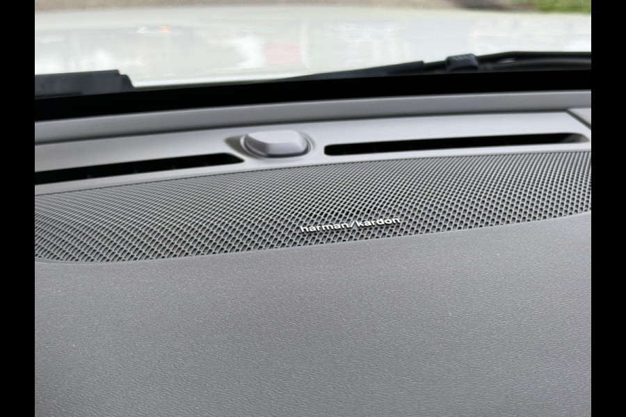 Volvo XC40 1.5 T5 Recharge R-Design Pano|Adap Cruise|Leder|Stuurver Volvo XC40 1.5 T5 Recharge R-Design Pano|Adap Cruise|Leder|Stuurver