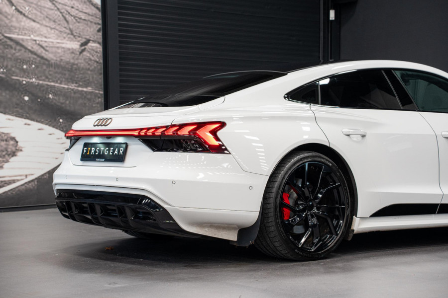 Audi e-tron GT GT 93 kWh *Luchtvering / BTW / Panorama / Warmtepomp / Surround-view / Keyless* Audi e-tron GT GT 93 kWh *Luchtvering / BTW / Panorama / Warmtepomp / Surround-view / Keyless*