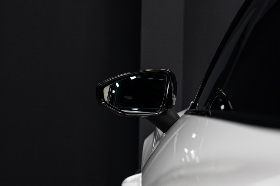 Audi e-tron GT GT 93 kWh *Luchtvering / BTW / Panorama / Warmtepomp / Surround-view / Keyless* Audi e-tron GT GT 93 kWh *Luchtvering / BTW / Panorama / Warmtepomp / Surround-view / Keyless*