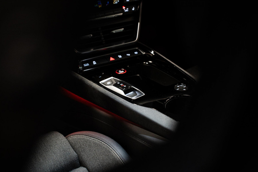 Audi e-tron GT GT 93 kWh *Luchtvering / BTW / Panorama / Warmtepomp / Surround-view / Keyless* Audi e-tron GT GT 93 kWh *Luchtvering / BTW / Panorama / Warmtepomp / Surround-view / Keyless*
