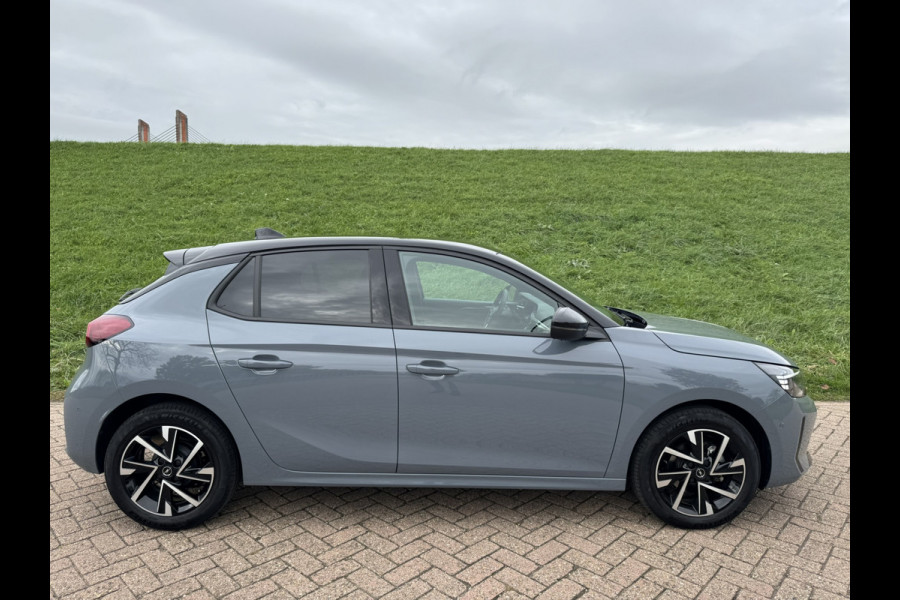 Opel Corsa 1.2 GS Climate Control | Camera | Keyless Opel Corsa 1.2 GS Climate Control | Camera | Keyless