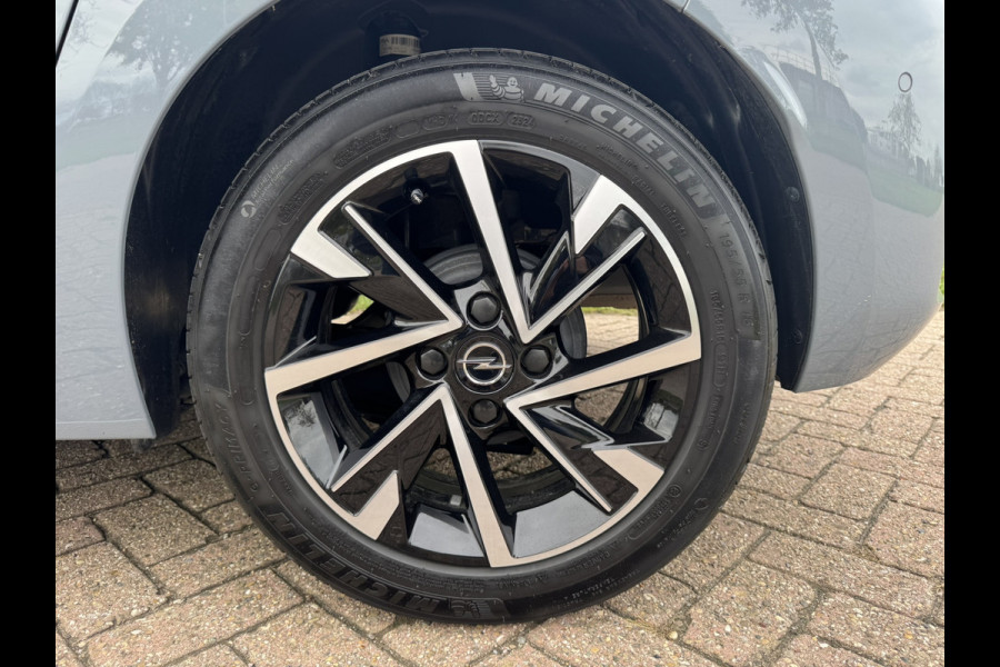 Opel Corsa 1.2 GS Climate Control | Camera | Keyless Opel Corsa 1.2 GS Climate Control | Camera | Keyless