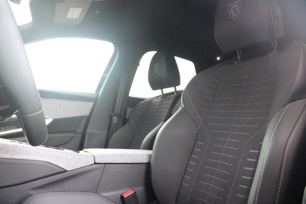 Peugeot 3008 1.2 Hybrid 145PK GT | ELEKTRISCH BEDIENBARE ACHTERKLEP | NAVIGATIE | DRAADLOZE APPLE CARPLAY/ANDROID AUTO | SFEER VERLICHTING | ACHTERUITRIJ CAMERA | PARKEERSENSOREN VOOR EN ACHTER | FULL LED KOPLAMPEN | KEYLESS ENTRY/START | ADAPTIVE CRUISE CONTROL | STOEL/STUUR VERWARMING | LICHTMETALEN VELGEN 19" | DAB+ RADIO |