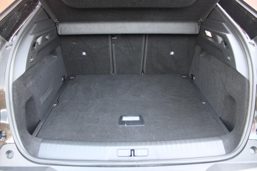 Peugeot 3008 1.2 Hybrid 145PK GT | ELEKTRISCH BEDIENBARE ACHTERKLEP | NAVIGATIE | DRAADLOZE APPLE CARPLAY/ANDROID AUTO | SFEER VERLICHTING | ACHTERUITRIJ CAMERA | PARKEERSENSOREN VOOR EN ACHTER | FULL LED KOPLAMPEN | KEYLESS ENTRY/START | ADAPTIVE CRUISE CONTROL | STOEL/STUUR VERWARMING | LICHTMETALEN VELGEN 19" | DAB+ RADIO |