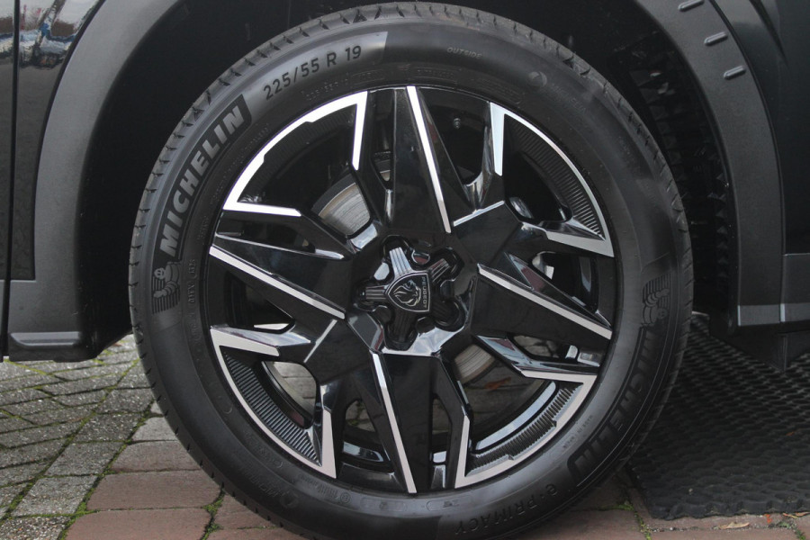 Peugeot 3008 1.2 Hybrid 145PK GT | ELEKTRISCH BEDIENBARE ACHTERKLEP | NAVIGATIE | DRAADLOZE APPLE CARPLAY/ANDROID AUTO | SFEER VERLICHTING | ACHTERUITRIJ CAMERA | PARKEERSENSOREN VOOR EN ACHTER | FULL LED KOPLAMPEN | KEYLESS ENTRY/START | ADAPTIVE CRUISE CONTROL | STOEL/STUUR VERWARMING | LICHTMETALEN VELGEN 19" | DAB+ RADIO |