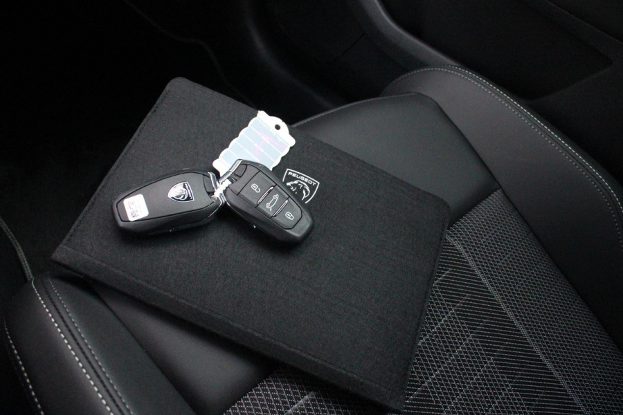 Peugeot 3008 1.2 Hybrid 145PK GT | ELEKTRISCH BEDIENBARE ACHTERKLEP | NAVIGATIE | DRAADLOZE APPLE CARPLAY/ANDROID AUTO | SFEER VERLICHTING | ACHTERUITRIJ CAMERA | PARKEERSENSOREN VOOR EN ACHTER | FULL LED KOPLAMPEN | KEYLESS ENTRY/START | ADAPTIVE CRUISE CONTROL | STOEL/STUUR VERWARMING | LICHTMETALEN VELGEN 19" | DAB+ RADIO |