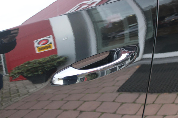 Peugeot 3008 1.2 Hybrid 145PK GT | ELEKTRISCH BEDIENBARE ACHTERKLEP | NAVIGATIE | DRAADLOZE APPLE CARPLAY/ANDROID AUTO | SFEER VERLICHTING | ACHTERUITRIJ CAMERA | PARKEERSENSOREN VOOR EN ACHTER | FULL LED KOPLAMPEN | KEYLESS ENTRY/START | ADAPTIVE CRUISE CONTROL | STOEL/STUUR VERWARMING | LICHTMETALEN VELGEN 19" | DAB+ RADIO |