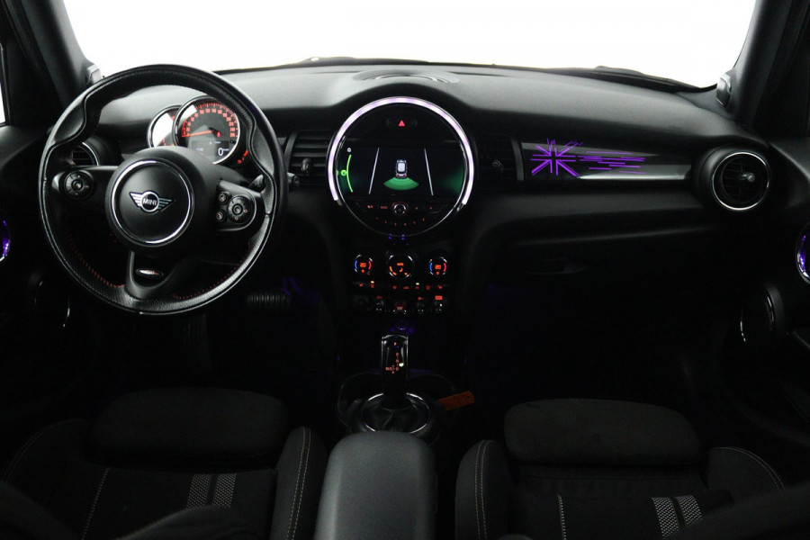 MINI Mini 1.5 Cooper Business Edition (PANORAMADAK, STOELVERWARMING, H&K AUDIO, SFEERVERLICHTING, CARPLAY NAVIGATIE, SENSOREN)