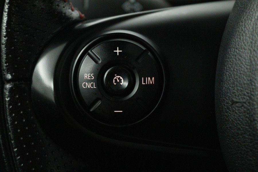 MINI Mini 1.5 Cooper Business Edition (PANORAMADAK, STOELVERWARMING, H&K AUDIO, SFEERVERLICHTING, CARPLAY NAVIGATIE, SENSOREN)