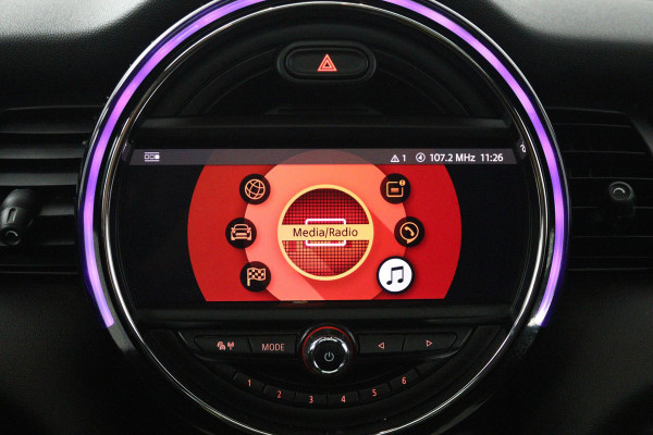 MINI Mini 1.5 Cooper Business Edition (PANORAMADAK, STOELVERWARMING, H&K AUDIO, SFEERVERLICHTING, CARPLAY NAVIGATIE, SENSOREN)