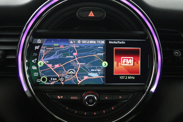 MINI Mini 1.5 Cooper Business Edition (PANORAMADAK, STOELVERWARMING, H&K AUDIO, SFEERVERLICHTING, CARPLAY NAVIGATIE, SENSOREN)