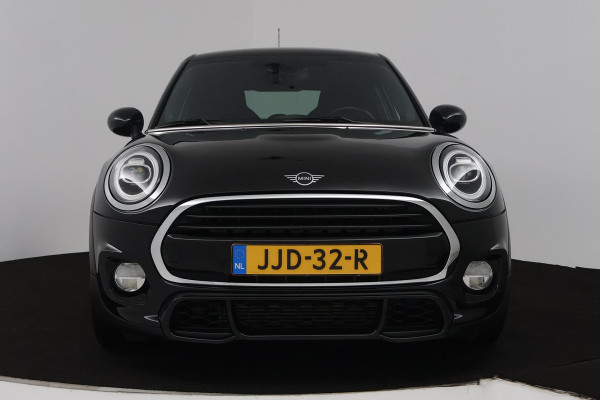 MINI Mini 1.5 Cooper Business Edition (PANORAMADAK, STOELVERWARMING, H&K AUDIO, SFEERVERLICHTING, CARPLAY NAVIGATIE, SENSOREN)