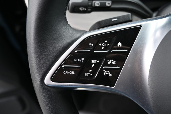 Mercedes-Benz V-Klasse 300d L3 DC XL Avantgarde Standkachel, 360 Camera, Electrische schuifdeuren, Distronic Mercedes-Benz V-Klasse 300d L3 DC XL Avantgarde Standkachel, 360 Camera, Electrische schuifdeuren, Distronic