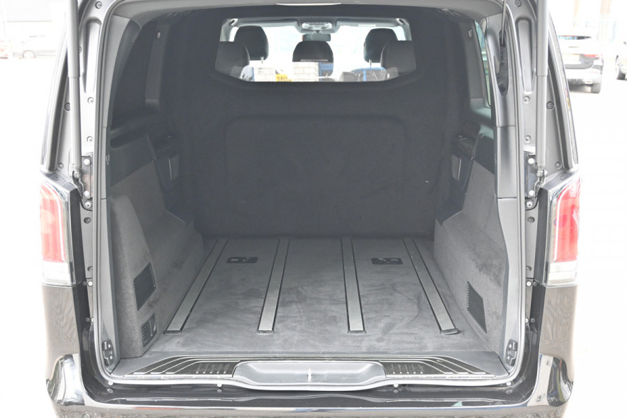 Mercedes-Benz V-Klasse 300d L3 DC XL Avantgarde Standkachel, 360 Camera, Electrische schuifdeuren, Distronic Mercedes-Benz V-Klasse 300d L3 DC XL Avantgarde Standkachel, 360 Camera, Electrische schuifdeuren, Distronic