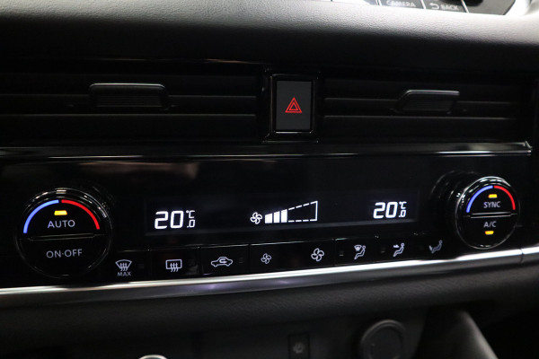 Nissan QASHQAI 1.3 MHEV Xtronic Premiere Edition Panoramadak 18"lmv 1800kg Trekgewicht! Nissan QASHQAI 1.3 MHEV Xtronic Premiere Edition Panoramadak 18"lmv 1800kg Trekgewicht!