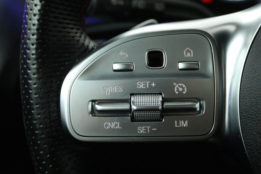 Mercedes-Benz A-Klasse 250 e Business Solution AMG Limited (PANORAMADAK, SFEERVERLICHTING, STOELVERWARMING, ACHTERUITRIJCAMERA) Mercedes-Benz A-Klasse 250 e Business Solution AMG Limited (PANORAMADAK, SFEERVERLICHTING, STOELVERWARMING, ACHTERUITRIJCAMERA)
