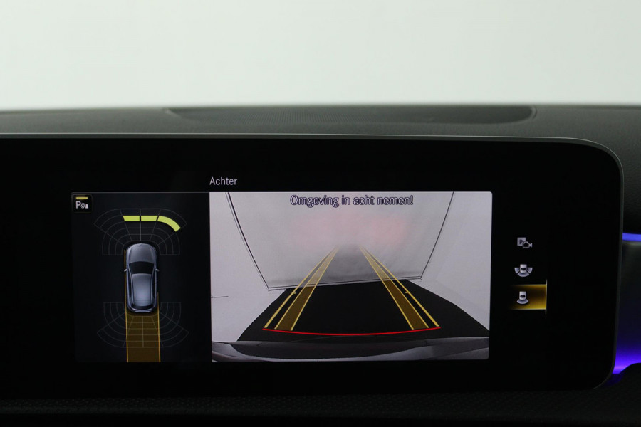 Mercedes-Benz A-Klasse 250 e Business Solution AMG Limited (PANORAMADAK, SFEERVERLICHTING, STOELVERWARMING, ACHTERUITRIJCAMERA) Mercedes-Benz A-Klasse 250 e Business Solution AMG Limited (PANORAMADAK, SFEERVERLICHTING, STOELVERWARMING, ACHTERUITRIJCAMERA)