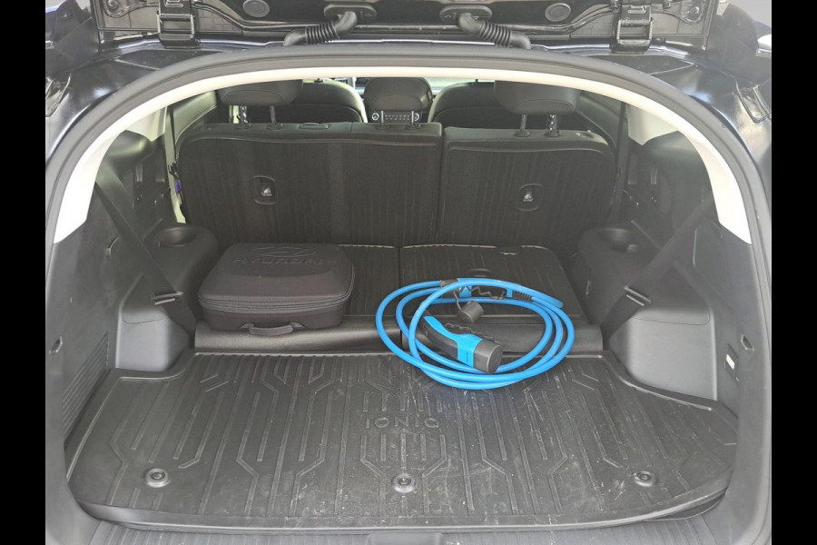 Hyundai IONIQ 9 Connect AWD 7p. 110.3 kWh Hyundai IONIQ 9 Connect AWD 7p. 110.3 kWh